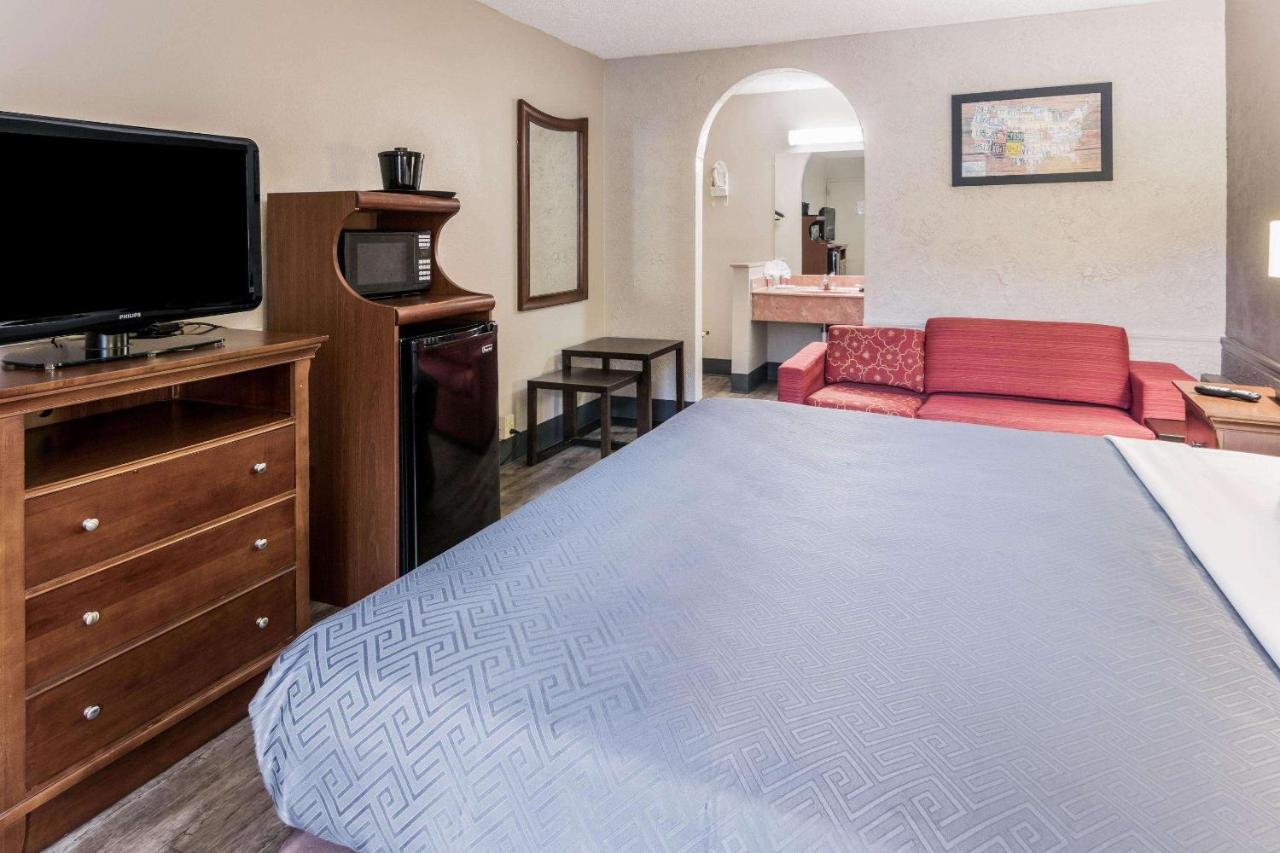Econo Lodge Gainesville Exteriör bild