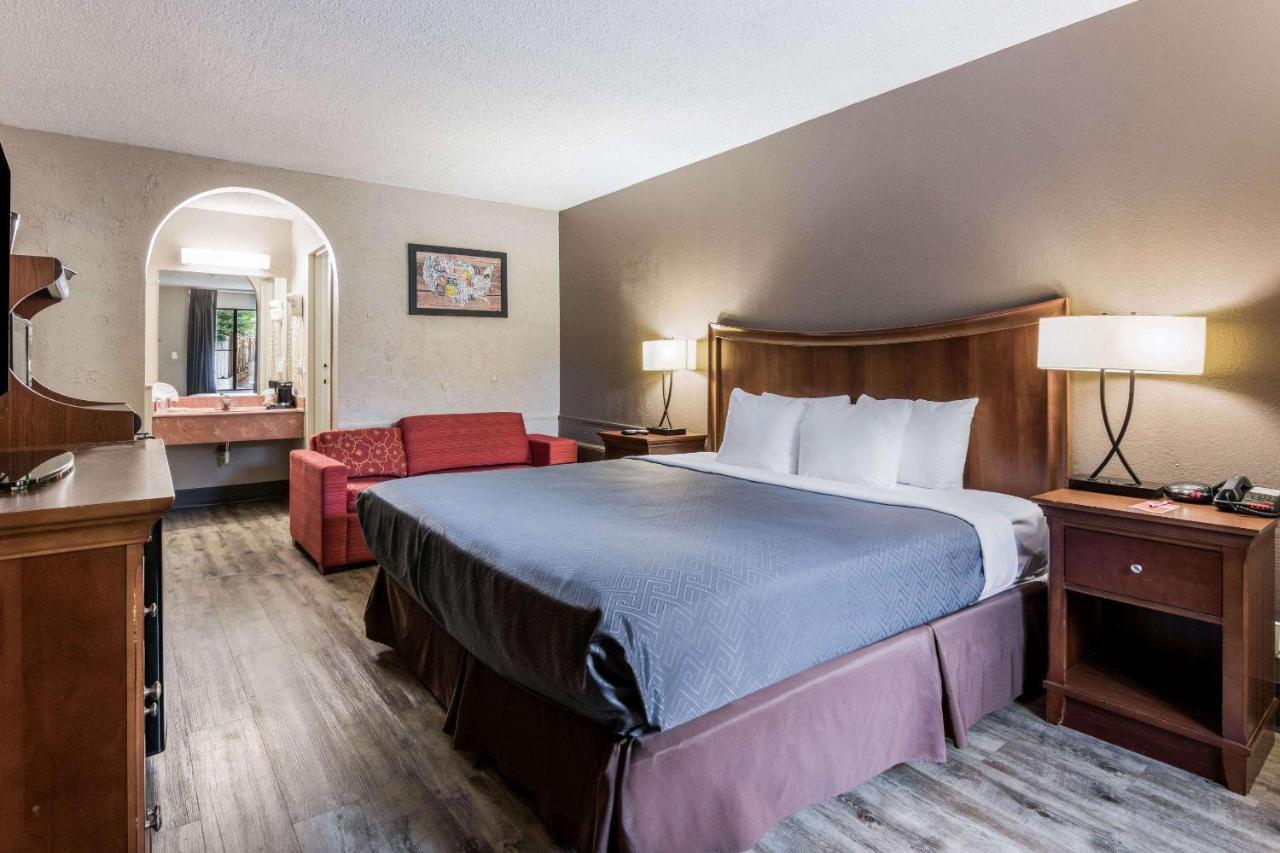 Econo Lodge Gainesville Exteriör bild